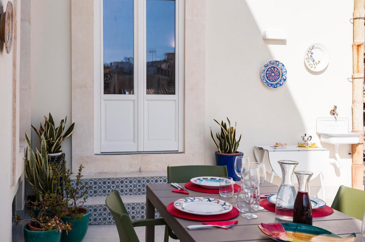 2 Soru Ortigia Holiday Home - Attico Con Terrazza Syrakuzy Zewnętrze zdjęcie