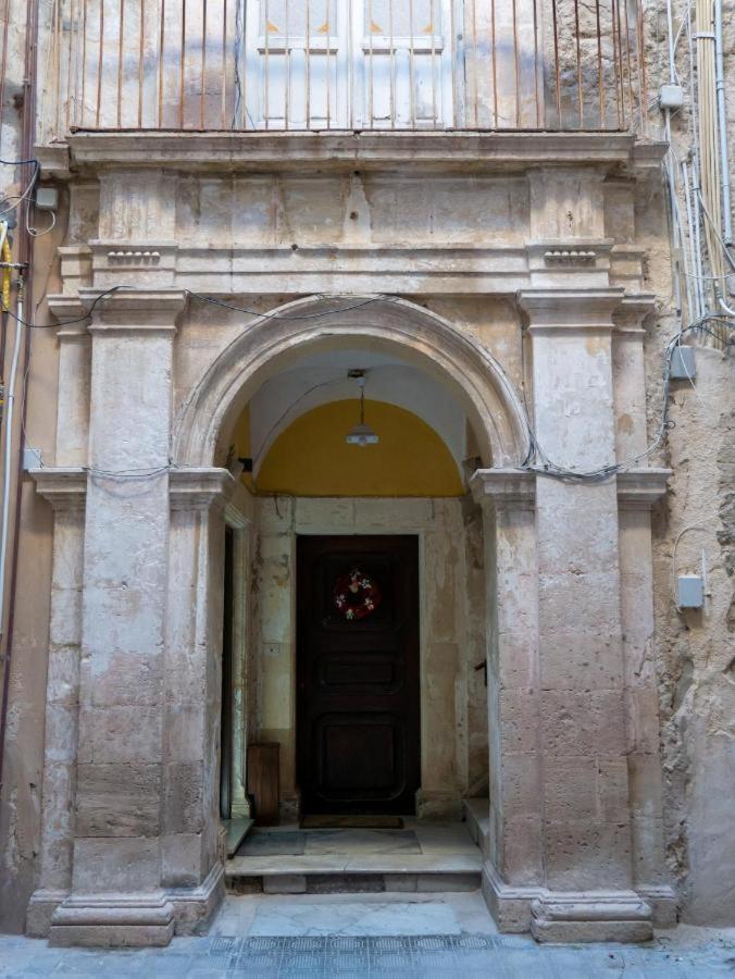 2 Soru Ortigia Holiday Home - Attico Con Terrazza Syrakuzy Zewnętrze zdjęcie